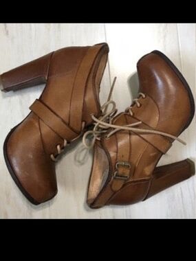 Timberland Brown Leather Lace-Up Block Heel Oxfords